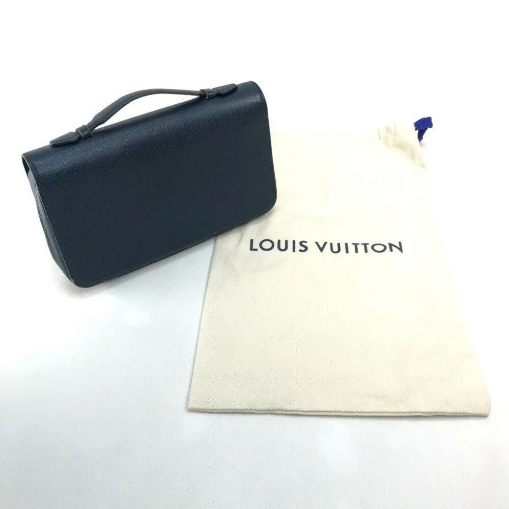 LOUIS VUITTON M42098 Taiga Zippy XL Clutch bag with handle Long Wallet Leather